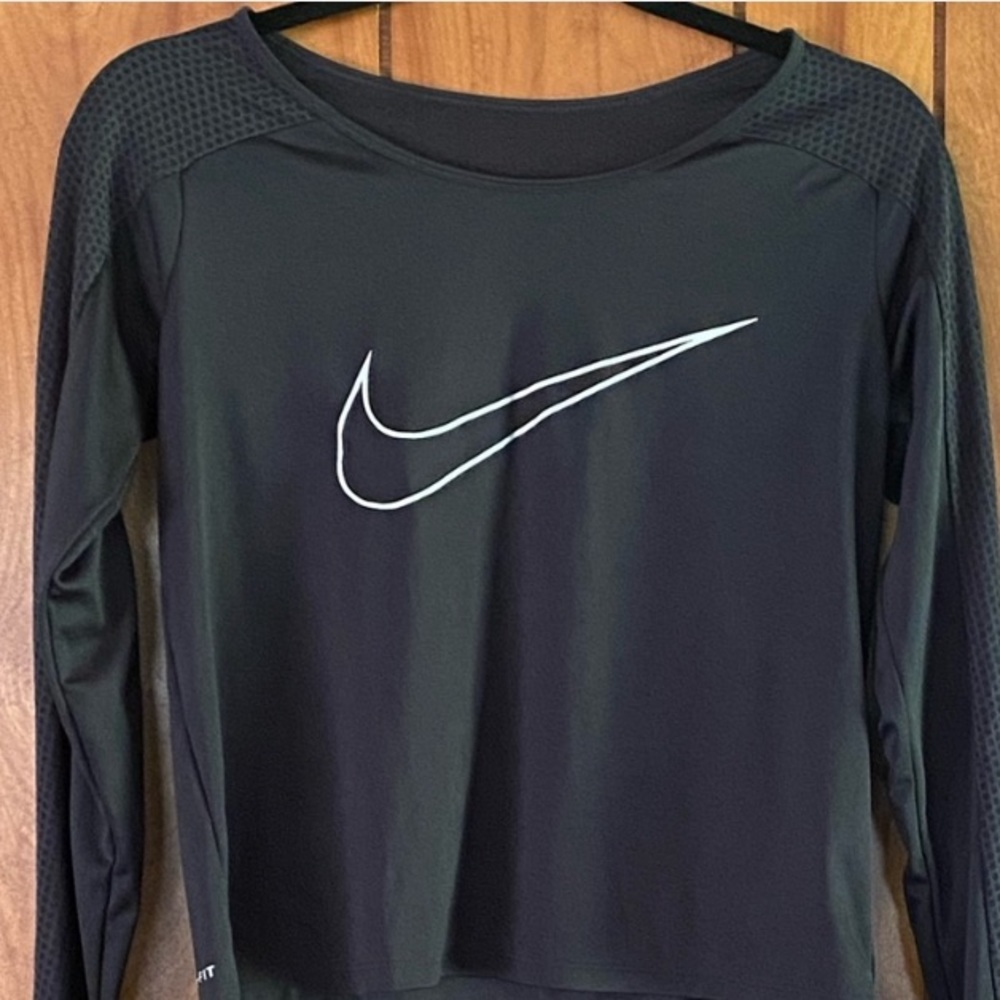 Nike shirt - Picture 2 of 3